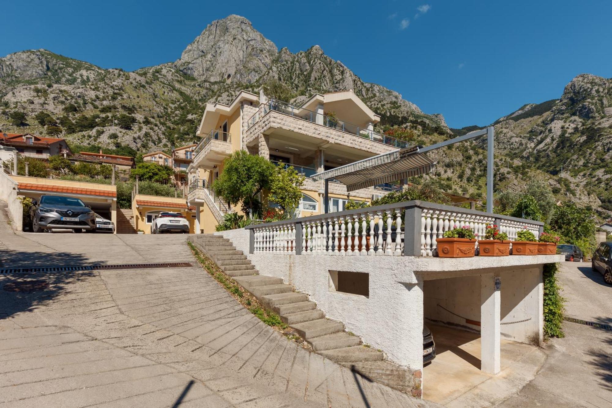 Apartments Los Olivos Kotor Exteriör bild