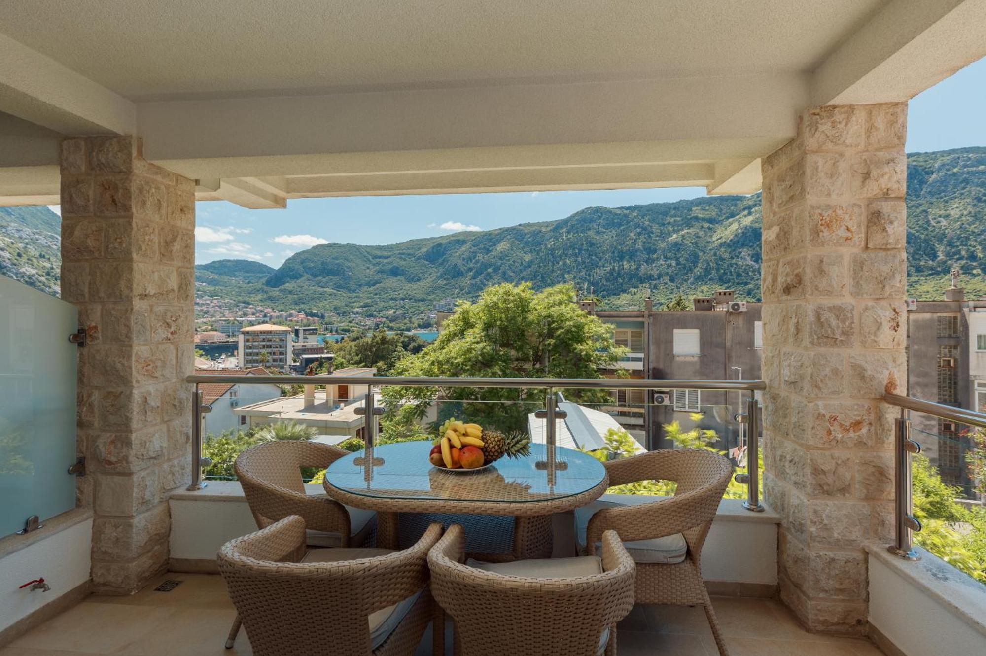 Apartments Los Olivos Kotor Exteriör bild