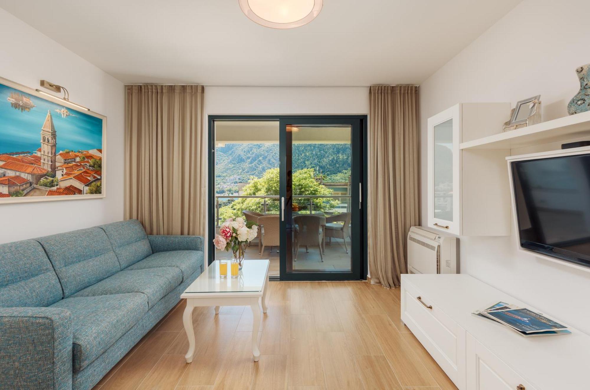 Apartments Los Olivos Kotor Exteriör bild