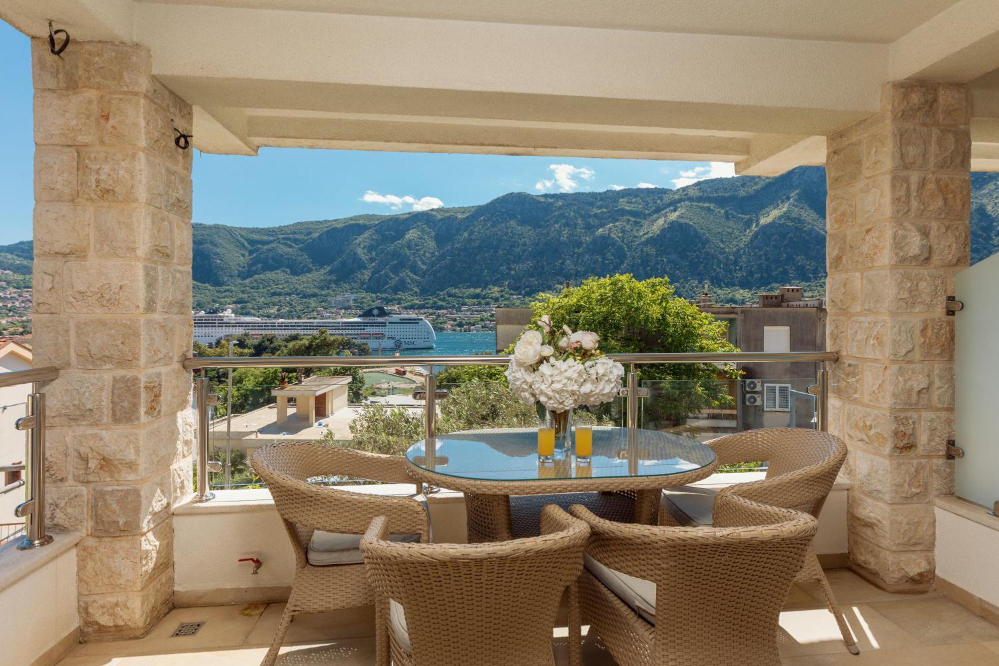 Apartments Los Olivos Kotor Exteriör bild
