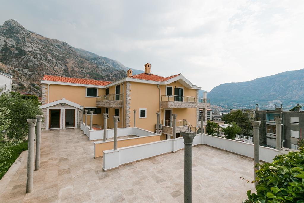 Apartments Los Olivos Kotor Exteriör bild