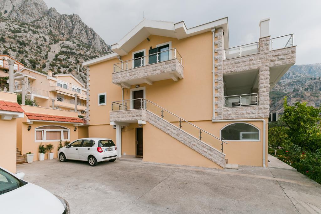 Apartments Los Olivos Kotor Exteriör bild